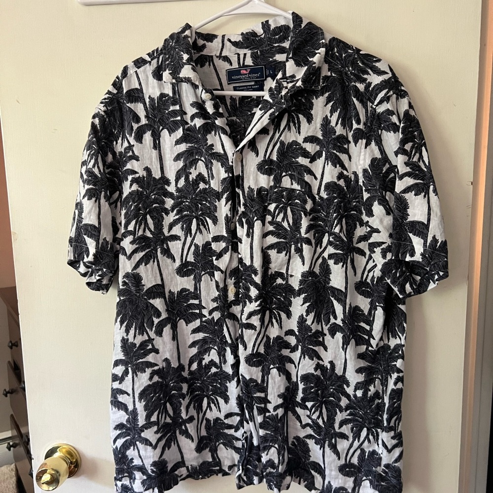 Vineyard vines Hawaiian shirt